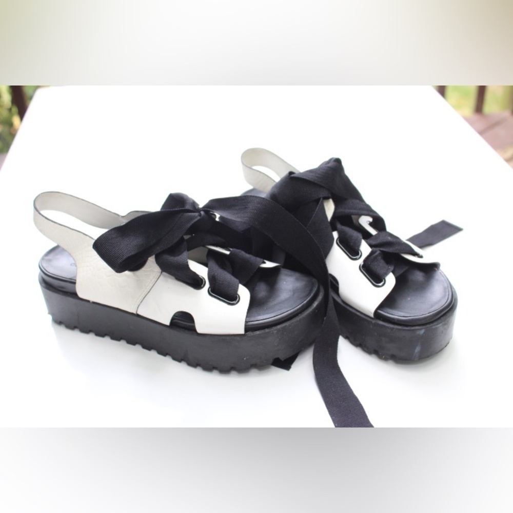 Urban expressions platform sandals